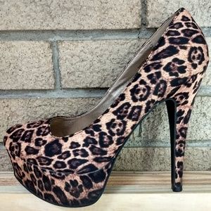 Sexy Shoe Alert! Platform Leopard Print